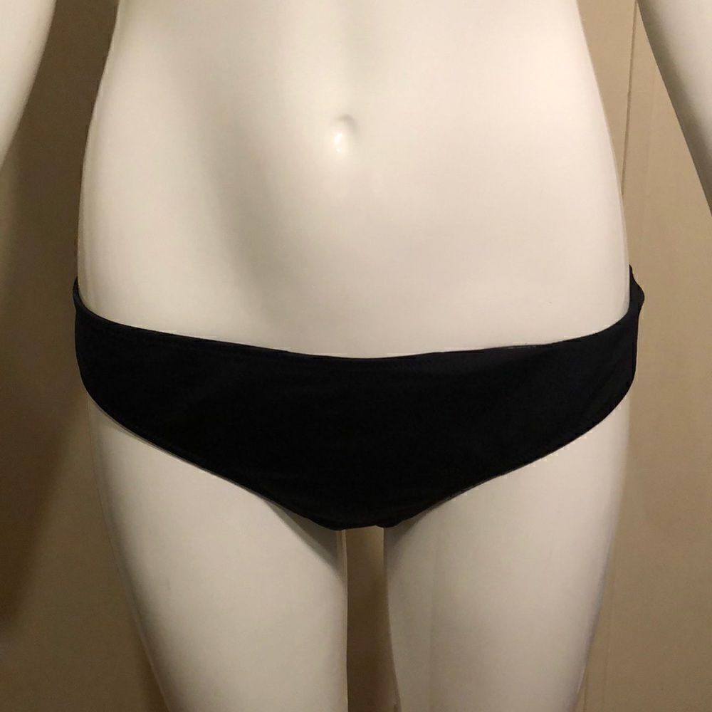 Victoria Secret Bikini  - Picture 3 of 8